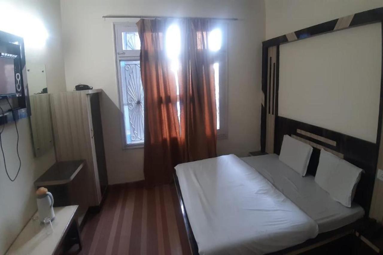 Oyo 81211 Hotel Janta Katra (Jammu and Kashmir) Extérieur photo